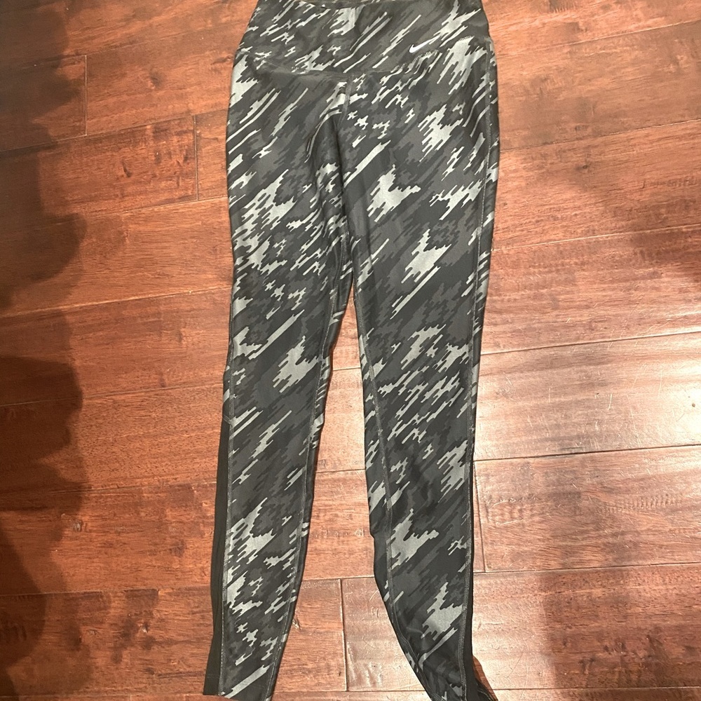 Nike Dri-fit leggings - Picture 1 of 6
